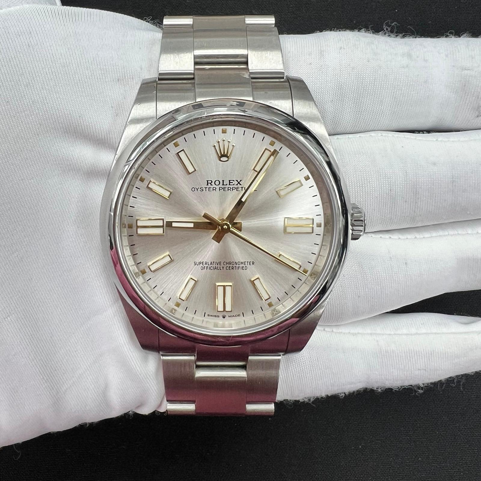 ROLEX OYSTER PERPETUAL 124300