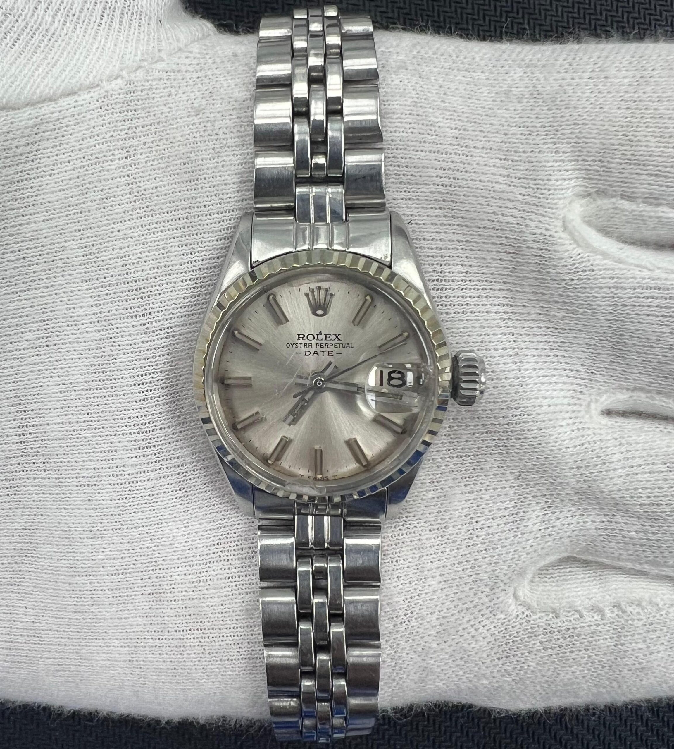 ROLEX OYSTER PERPETUAL DATE 6517SV
