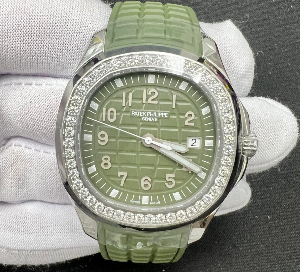 PATEK PHILIPPE AQUANAUT 5267/200A